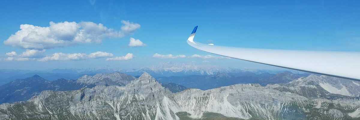 Flugwegposition um 13:00:54: Aufgenommen in der Nähe von Gemeinde Zederhaus, 5584, Österreich in 2445 Meter
